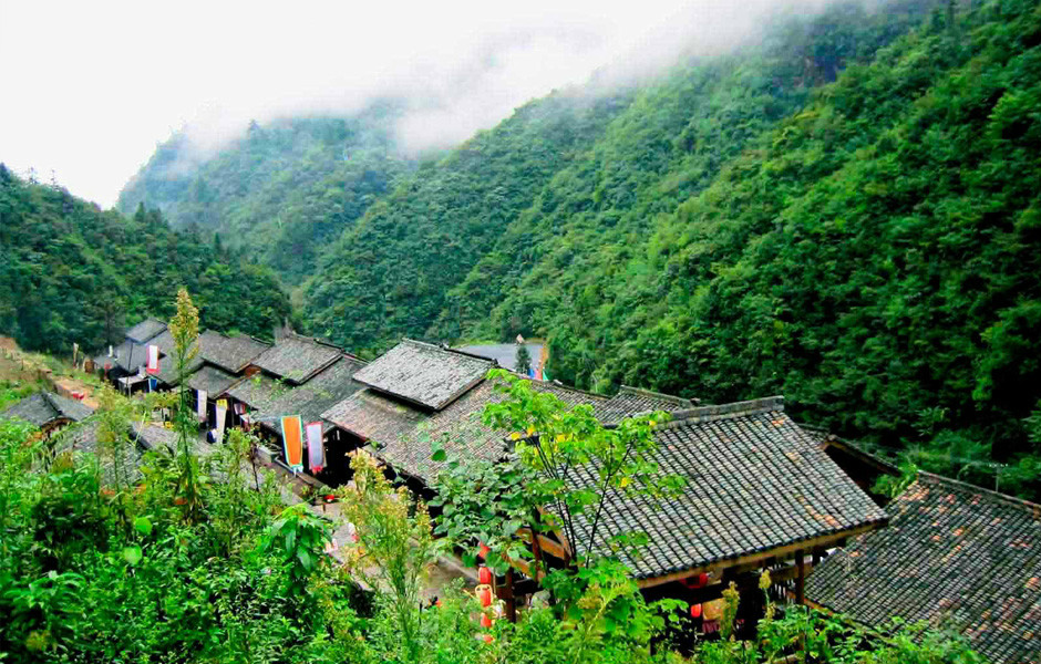  p>太湖源风景区,位于杭州 a target="_blank" href="/item/临安/6659