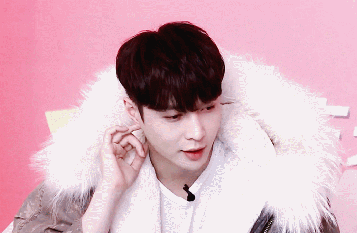  p></p></a>张艺兴(lay),1991年10月7日出生于湖南省长沙市,中国内地流行乐男