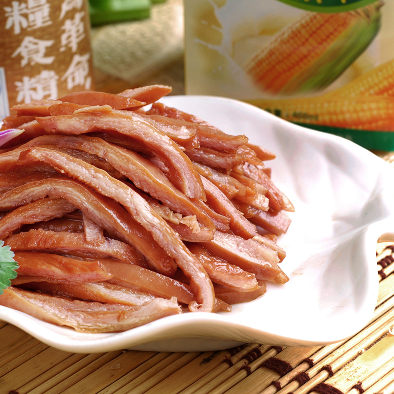 酒250克,白糖5克,精盐4克,味精3克,花椒2克,五香料10克,红卤水2000克