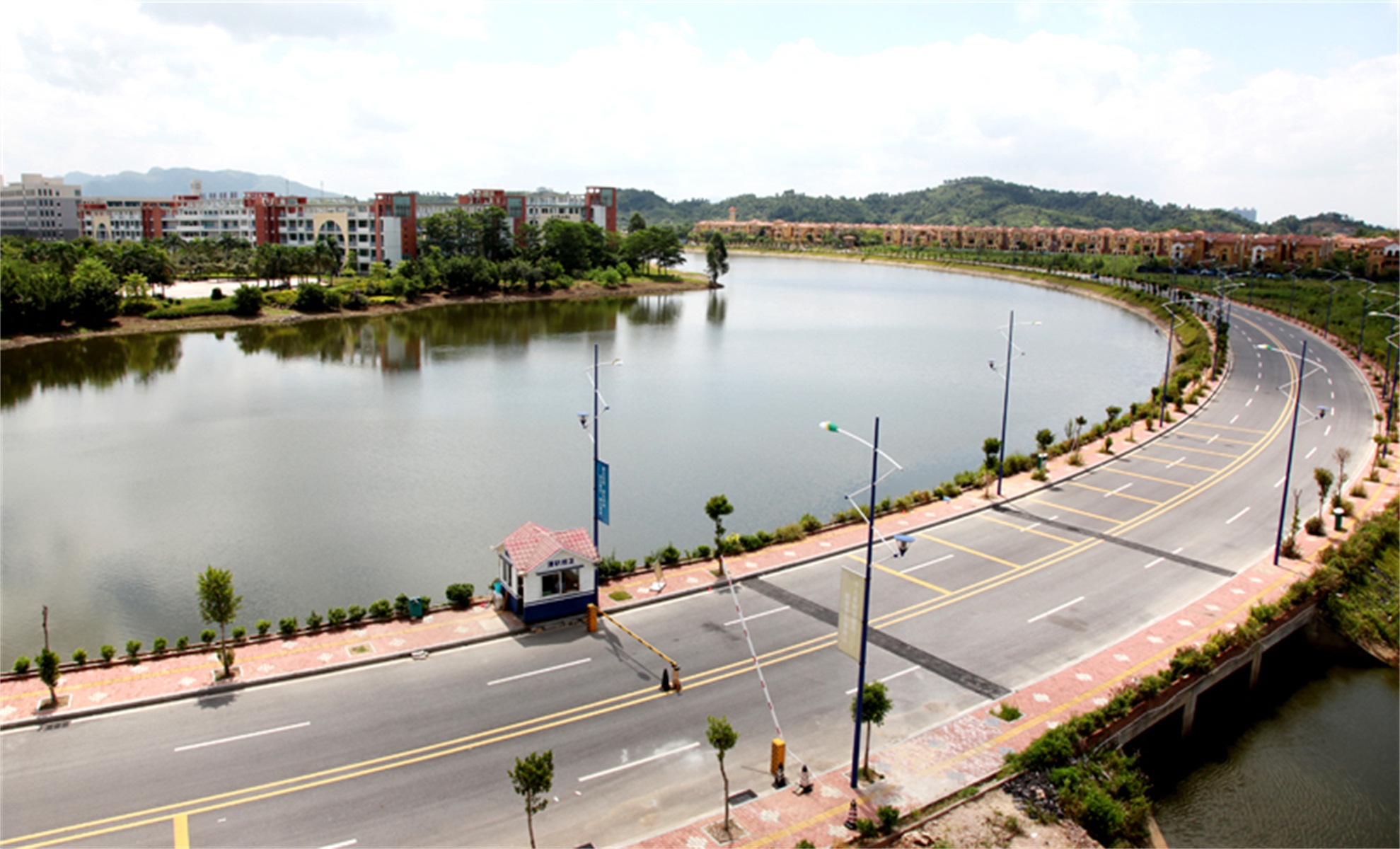 p>清远职业技术学院(qingyuan polytechnic)简称"清职院,成立于2002