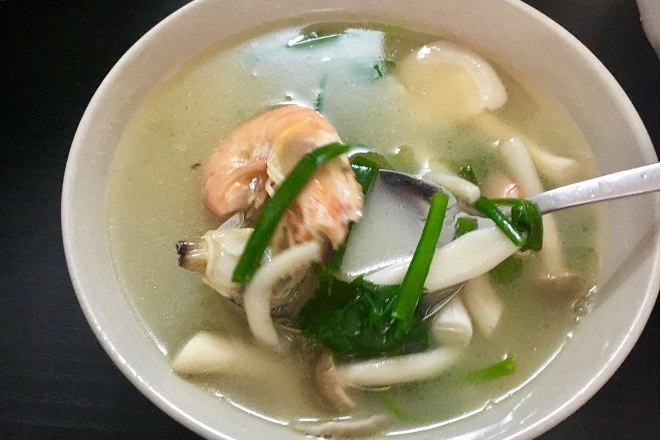 干贝菌菇海鲜汤