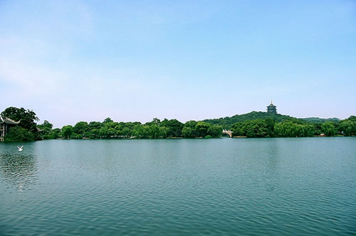 submerged in greenery 新西湖十景之一,阮墩是位于西湖中一座绿色