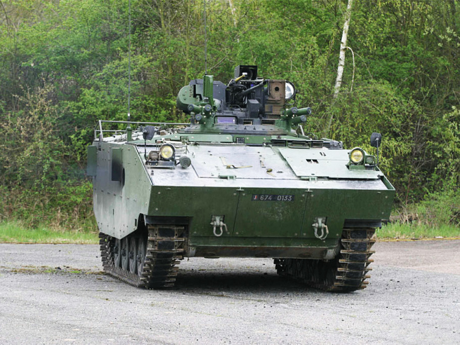 法国amx-10p履带式步兵战车
