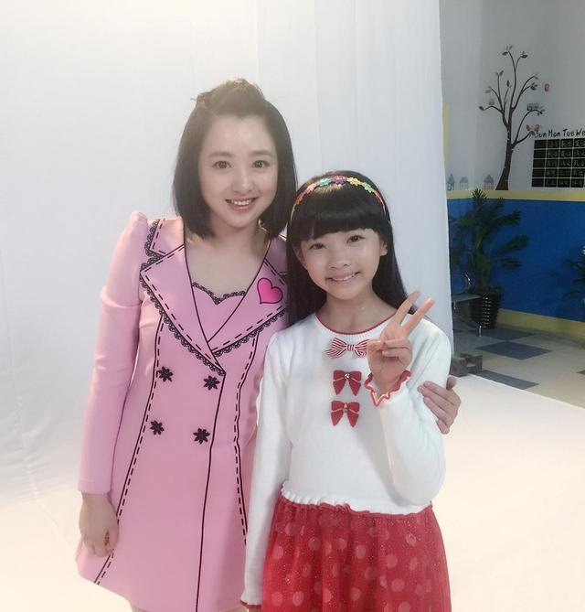 p></p></a>王巧,2006年9月13日出生于四川成都,中国内地女歌手,演员,主持人.