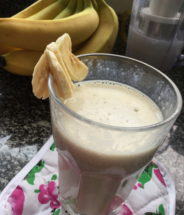 香蕉牛奶冰咖啡