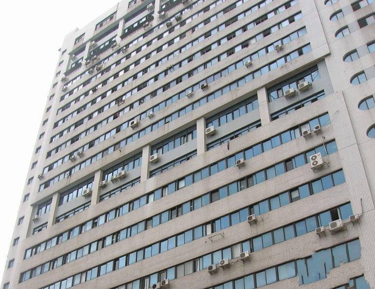 p>中浩大厦坐落于深圳市八卦四路,占地面积4000,建筑面积24000㎡