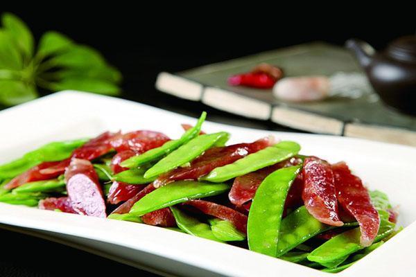 荷兰豆炒腊肉