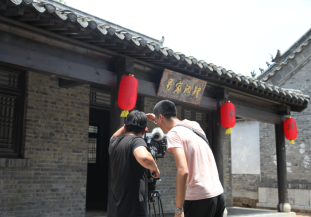 少爷一万岁