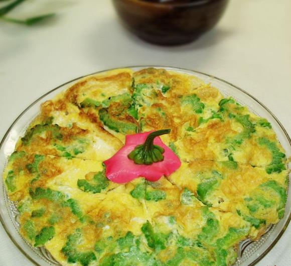 缤纷苦瓜煎蛋饼
