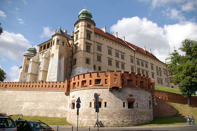  p>瓦韦尔王宫城堡(wavel castle)是波兰中世纪王宫建筑群,在 a