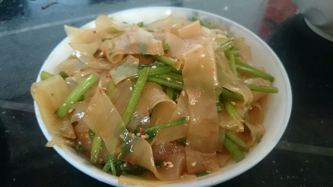 芹菜炒粉皮