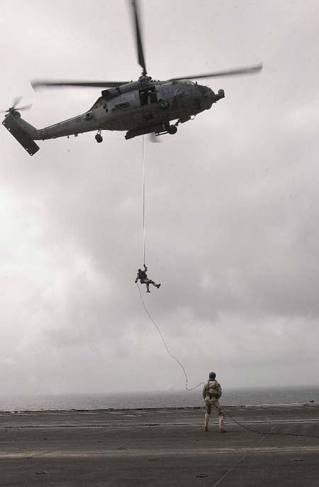 sh-60"海鹰"反潜直升机