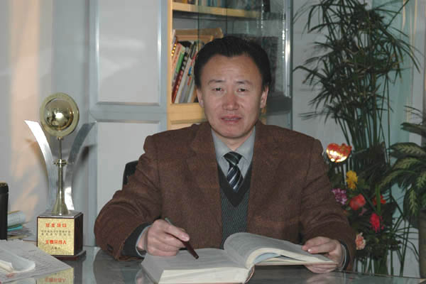 卢秉久