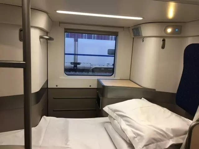 动车卧铺