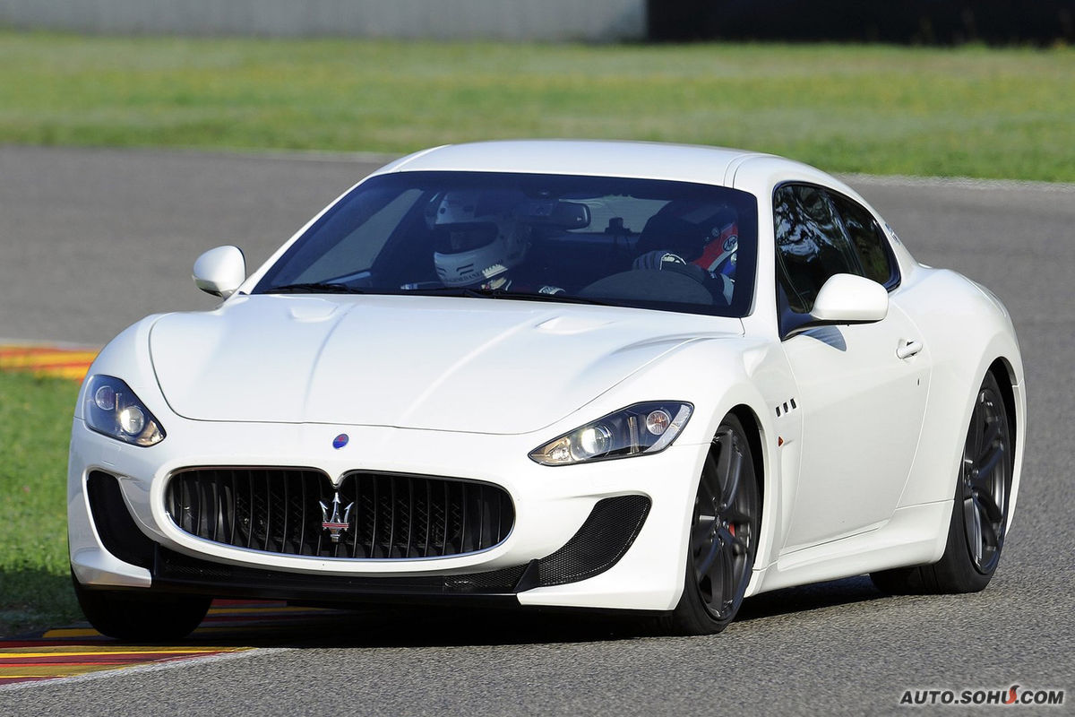 全称"玛莎拉蒂gran turismo,是一款适合长距离高速行驶的豪华轿跑车