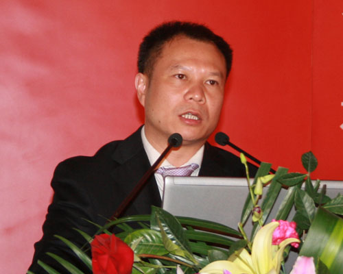 p>陈伟,男,1960年12月生,博士学位,荷兰格罗宁根大学毕业,教授高工