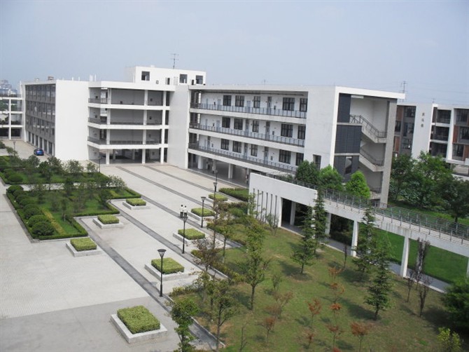 扬州中学西区校