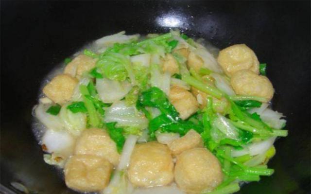 豆腐泡炒白菜
