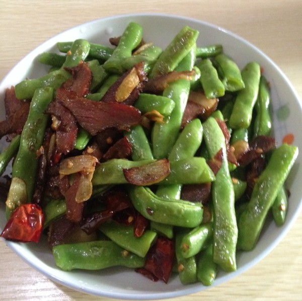 腊肉炒四季豆