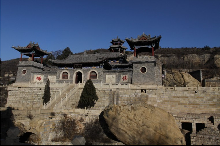 p>昔阳八景即蒙山烟雨,沾水青蓝,古寺园林,洪水池塘,石马寒云,昔阳
