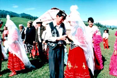 哈萨克族婚俗