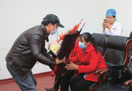 试验是否可能以移植子宫孕育孩子,实现无子宫和不孕妇女们怀孕生育的