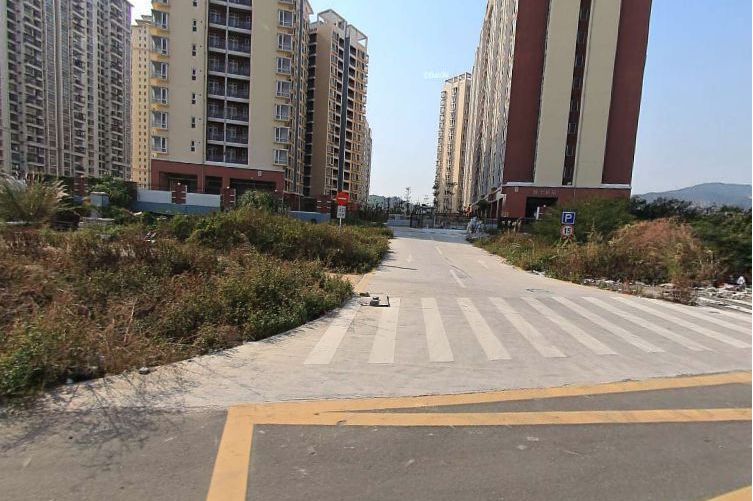 p>项目介绍:水岸新都位于龙岗新城路与坪西路交汇处,总占地面积约21