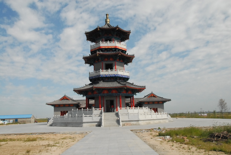 起点扶余县 1松原市内驾车方案 1 从起点向正西方向出发,沿春华路行驶