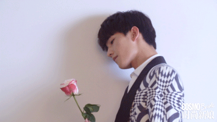 同年,其主演的青春励志剧《 a target=