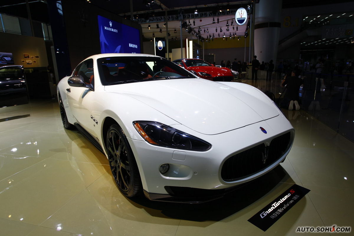 全称"玛莎拉蒂gran turismo,是一款适合长距离高速行驶的豪华轿跑车