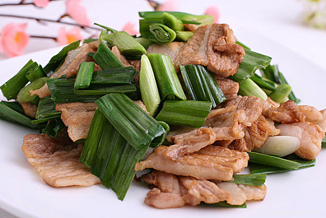 平菇蒜苗小炒肉