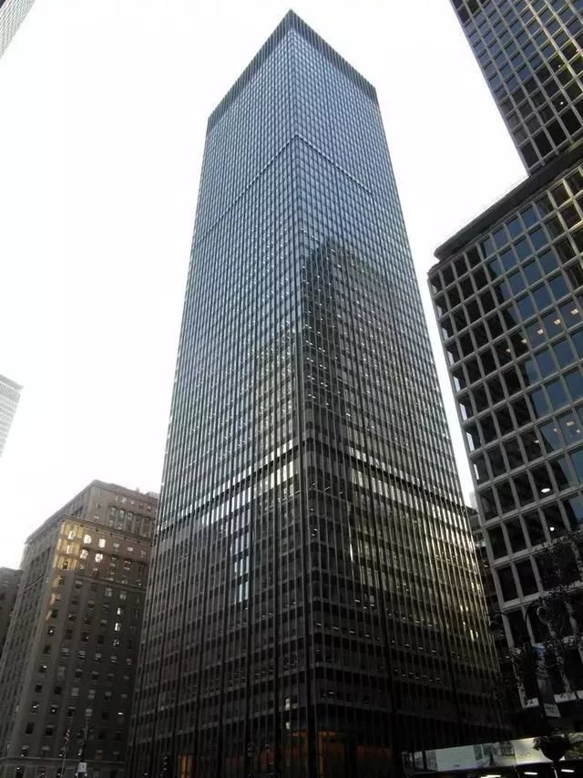  p> b>美国联合碳化物大厦 /b>是位于 a>曼哈顿中城 /a>的一栋摩天