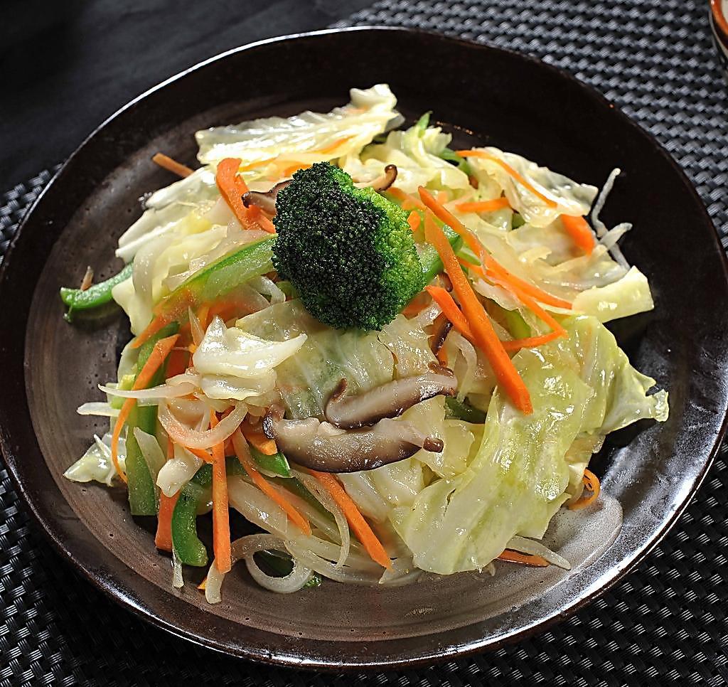 什锦蔬菜炒蝶形意粉