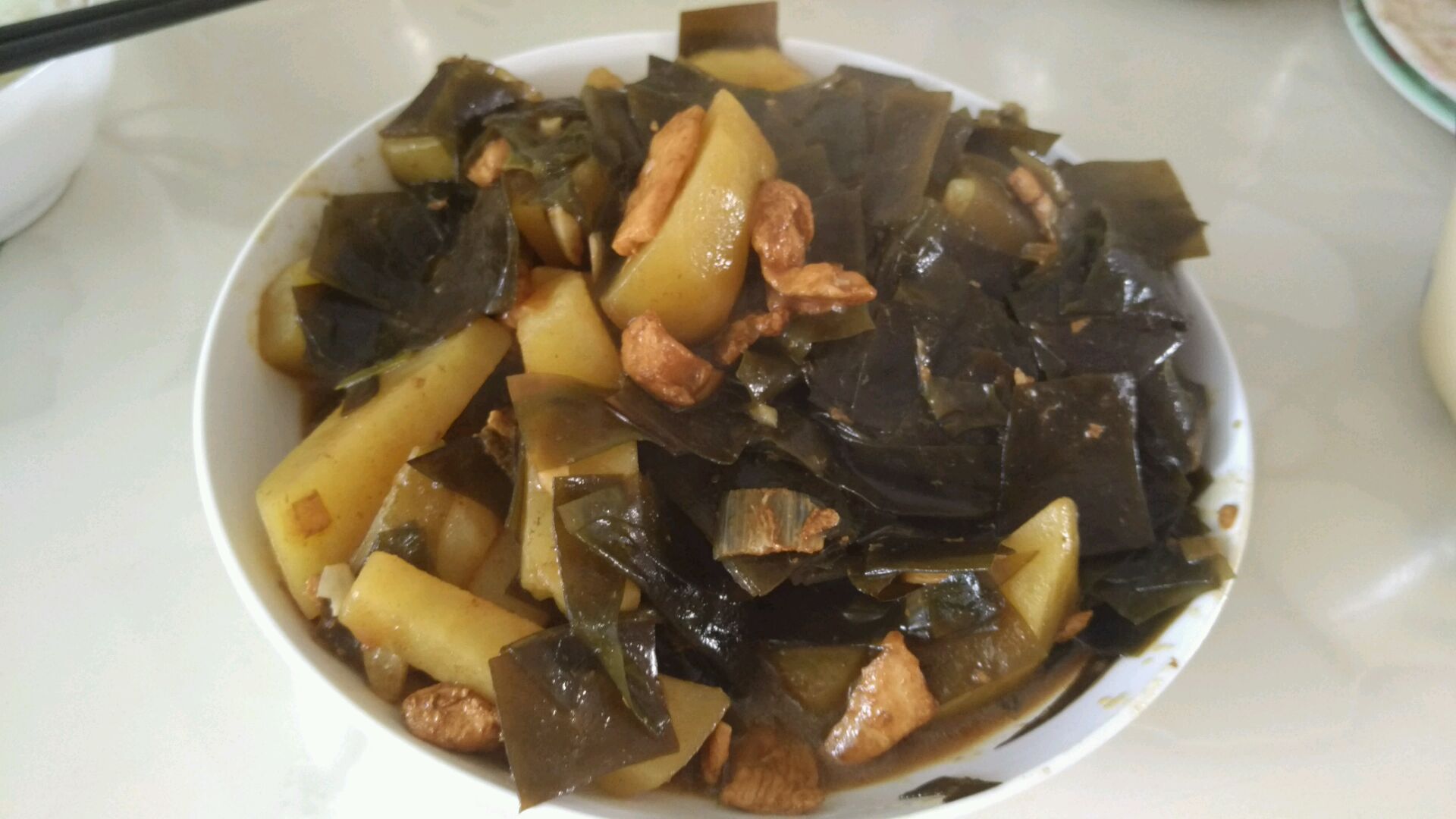 鸭腿海带炖土豆