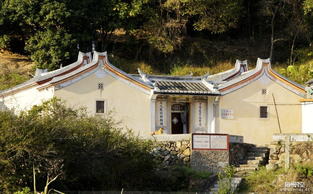位于大埔县南部,韩江中游,与 a href="#">湖寮镇 /a>,百侯镇,枫朗镇, 