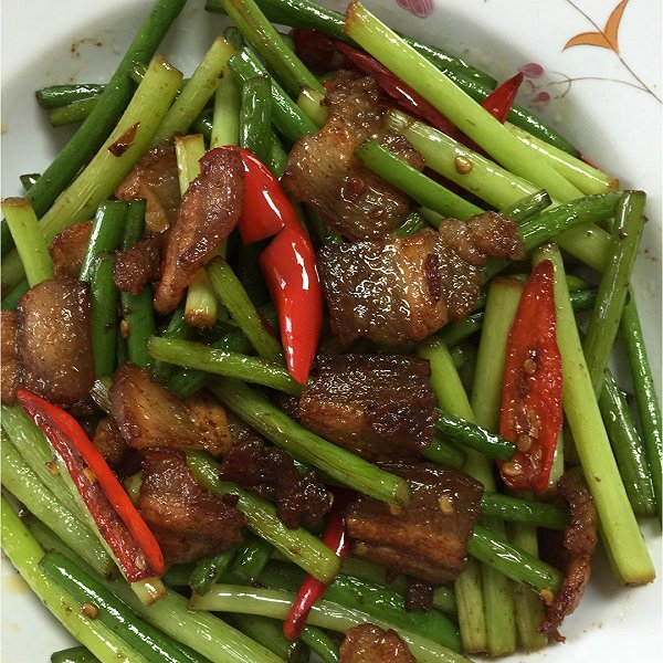 尖椒蒜苔炒五花肉