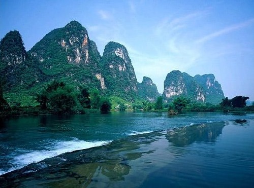 其风景秀丽,山清水秀,洞奇石美,是驰名中外的风景名胜区.