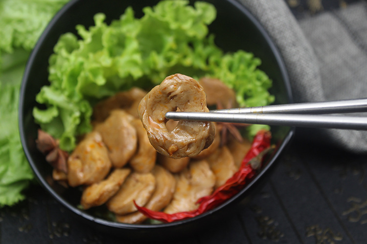  p></p></a>五香卤面筋的特色: 色泽红亮,其味咸鲜,有浓郁的五香味 /p>