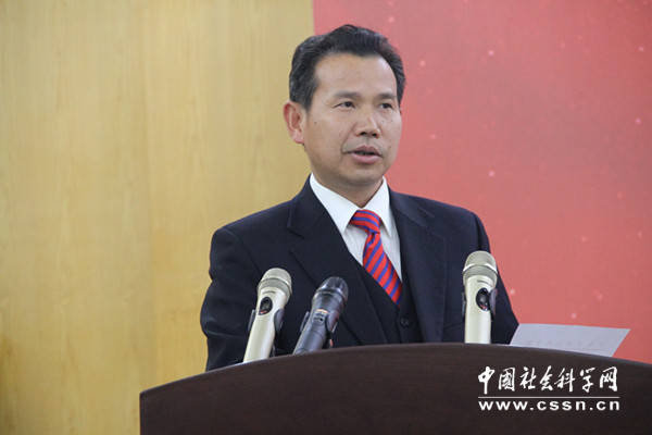 中共党员,华南理工大学管理学硕士.现任广东省社会科学院党组书记.