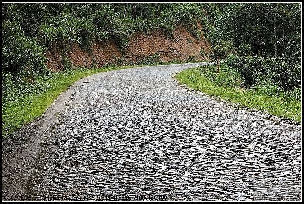 灌浆碎石路