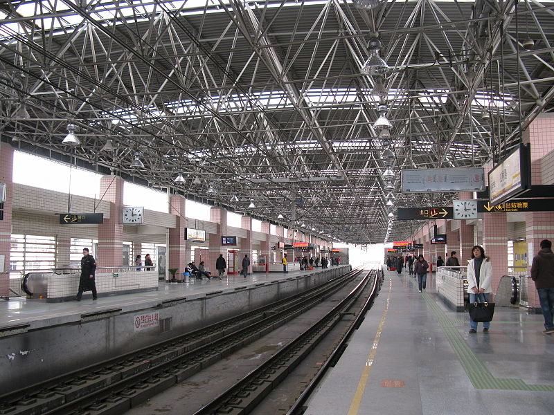 上海地铁虹桥路站