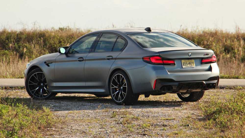 p>宝马(bmw,中文全称为巴伐利亚发动机制造厂股份有限公司,德国汽车