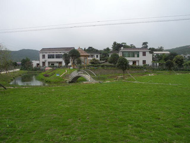 龙溪湖度假村