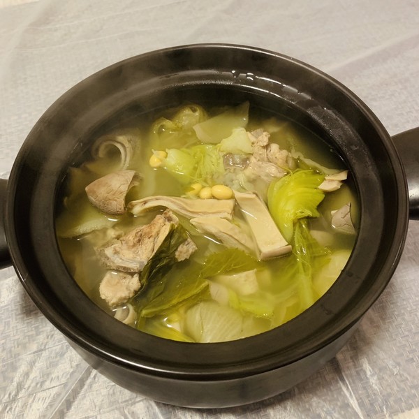 此时适合酌量吃辣,白胡椒猪肚汤就是一款适时汤水,能散寒,开胃,增进