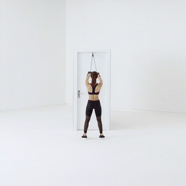 p></p></a>弹力绳高位面拉是一种拉伸动作,步骤是弹力绳系于高点,双脚开立