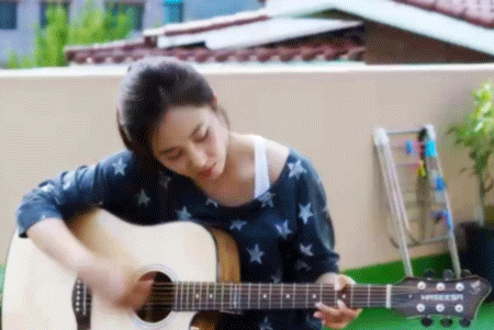  p></p></a>权俞利(yuri),1989年12月5日在韩国 a target=