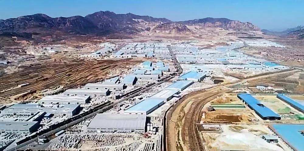 p></p></a>五莲石材工业园位于五莲县街头镇王世疃片区,近期规划总用地面积7.