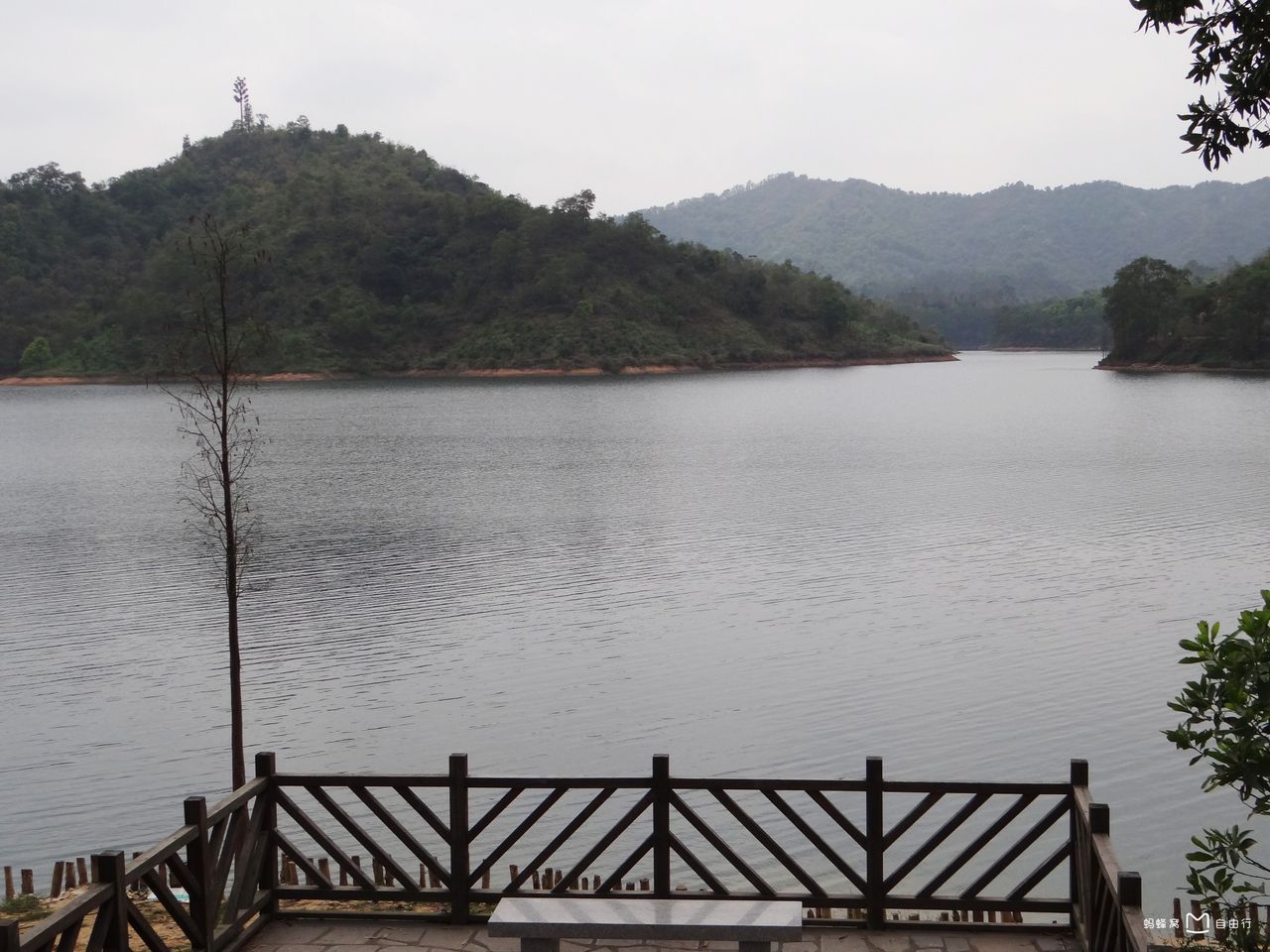 湖/a>位于惠州市区西南侧的龙丰上排大石壁,红花嶂一带山地,景区面积