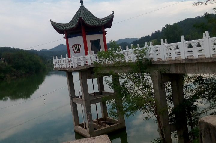 响水河村