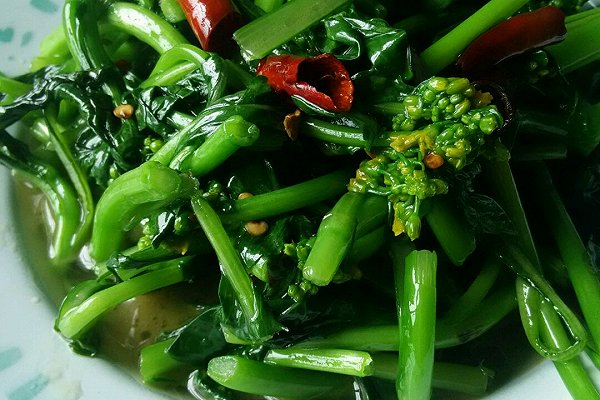 炝拌油菜心